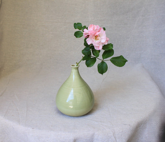 Handmade porcelain bud vase (small)